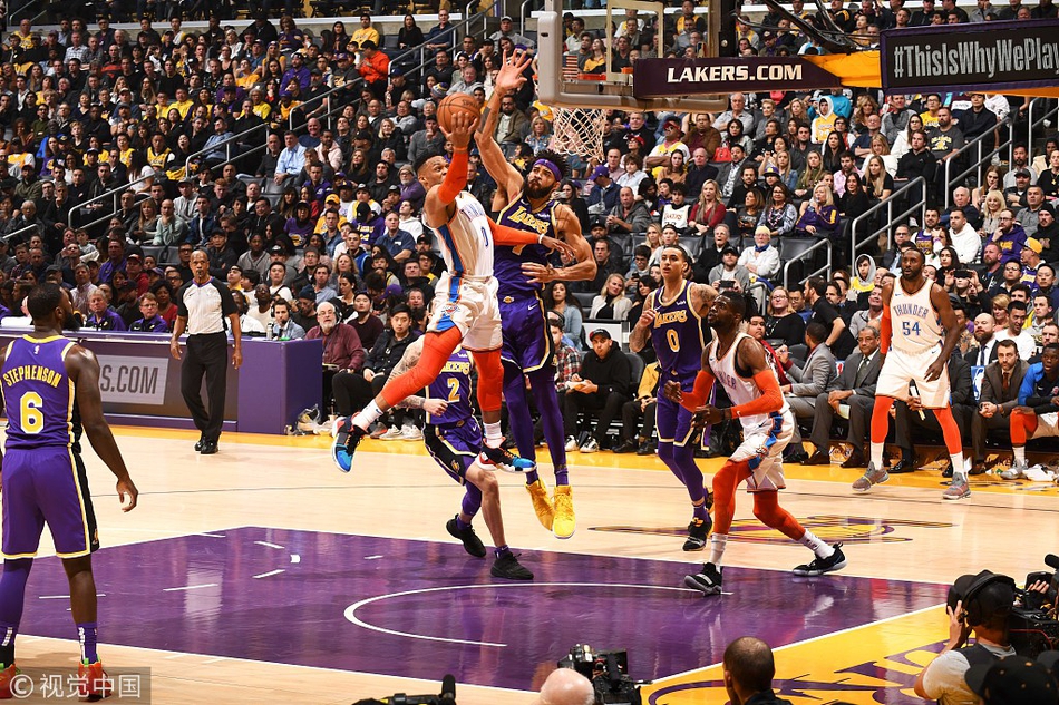 的带领下 的带领下